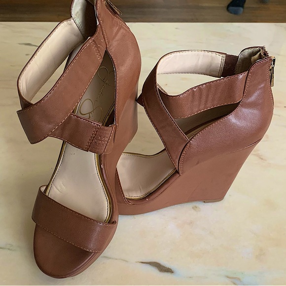 Jessica Simpson brown wadge. - Picture 7 of 10